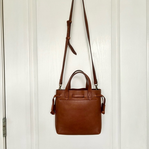 Madewell The Small Drawstring Transport Crossbody Bag in English Saddle - Picture 3 of 14